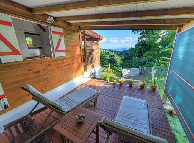 Entire home with 2 bedrooms in guadeloupe - Maison traditionnelle avec vue sur Les Saintes