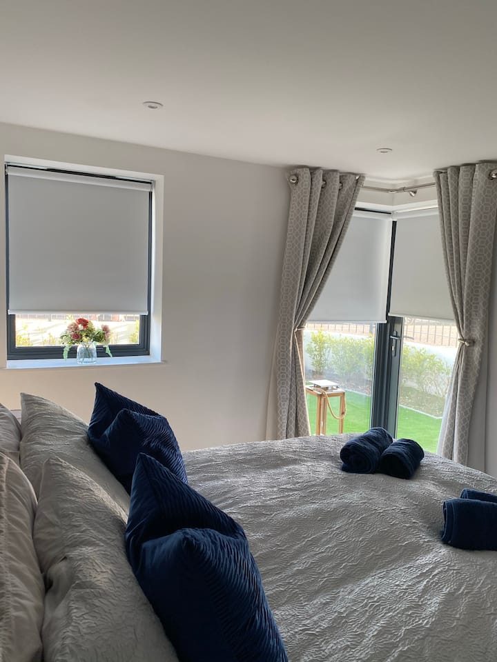 Ელექტრონული ჟალუზები მთავარი საძინებლით