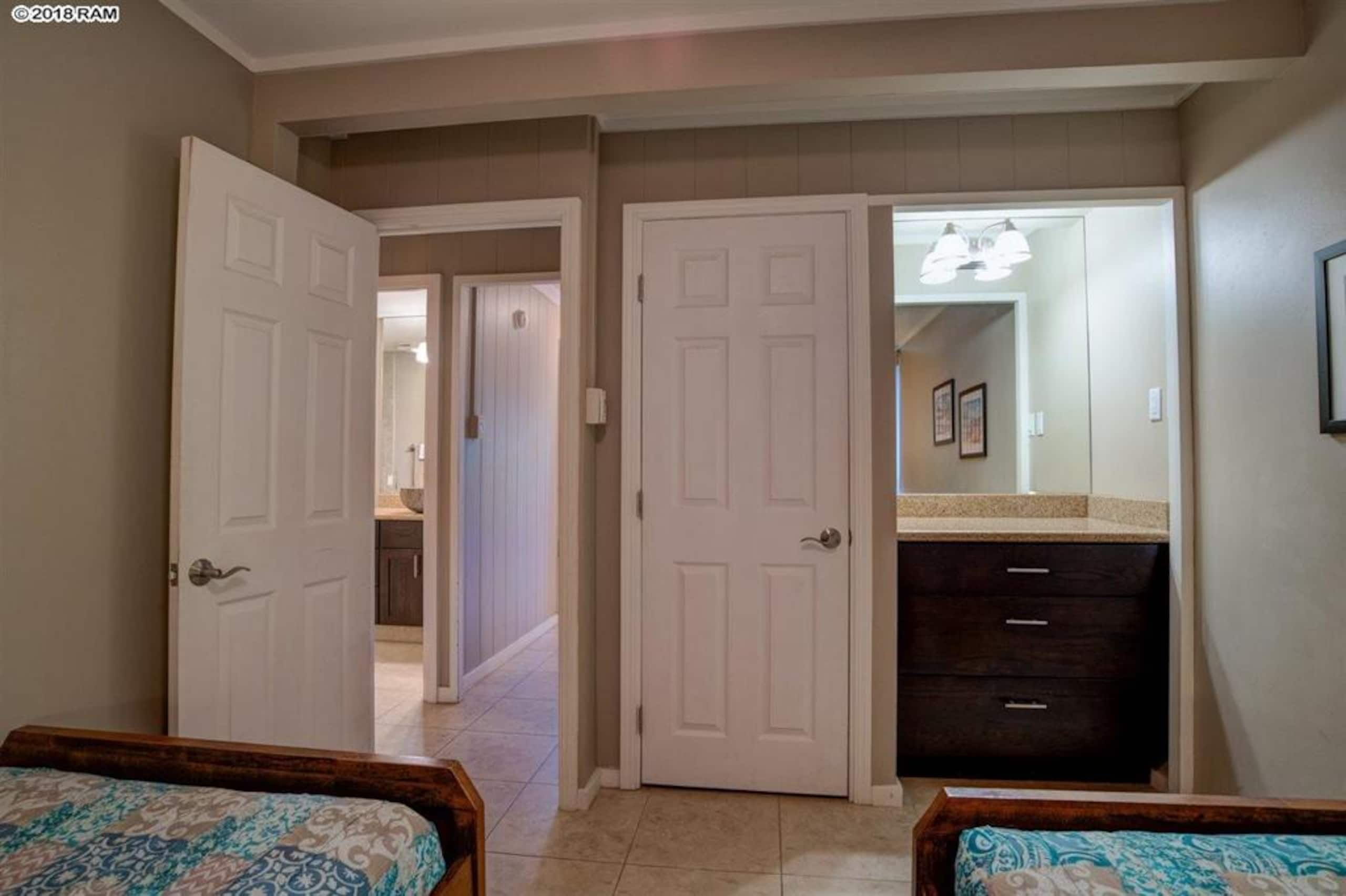 Condo in Lahaina · ★4.91 · 2 bedrooms · 4 beds · 2 baths - Image 6