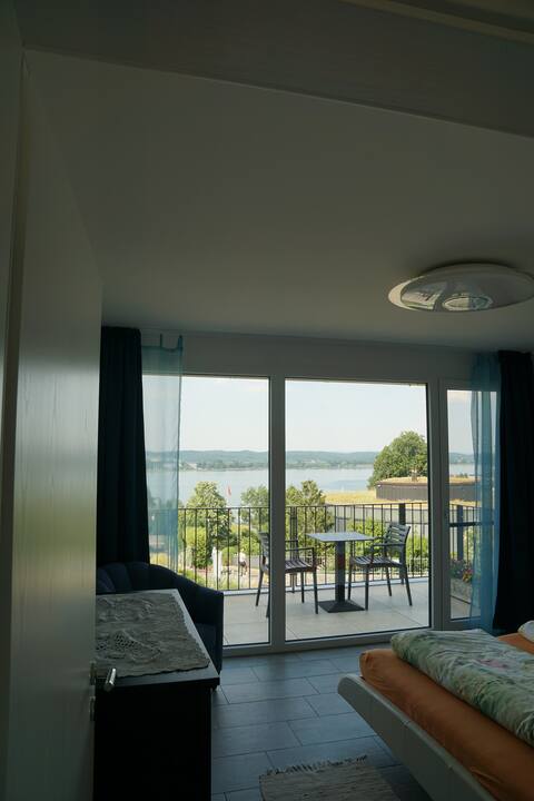 Apartment with exclusive views of Lake Constance
