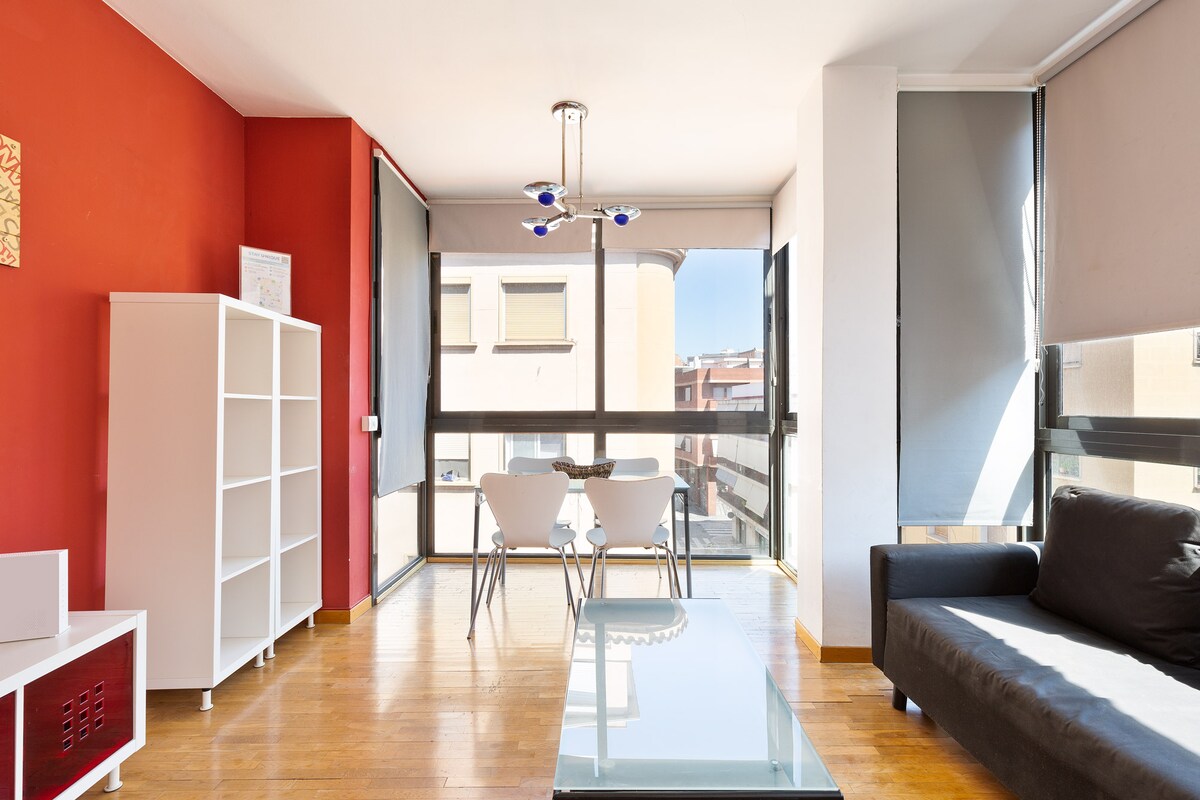 Top Airbnb: Camp Nou | Private Rooftop Terrace | Bright in Sants Badal