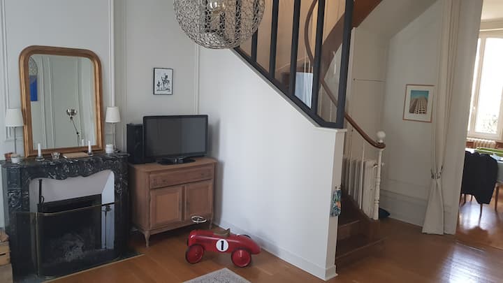 Chbre Privée Jolie Maison Près Gare Jardin Piscine - Laval, France