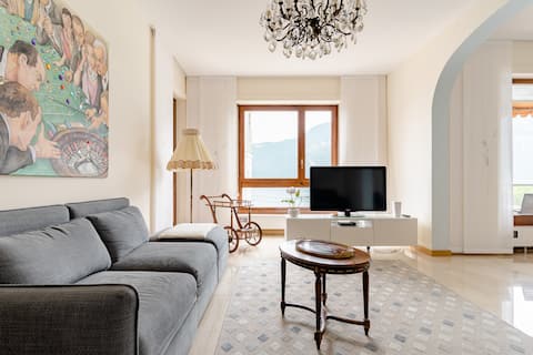 Elisabeth luxury apartment with lake view