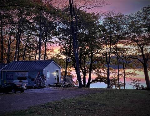 Look! River Run Cottage on tidal salt waterfront