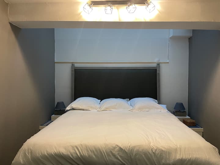 ห้องเงียบเตียงเมมโมรี่ป้องกันไรฝุ่นที่นอนขนาด 180X200 velux อัตโนมัติพร้อมแผงไฟดับ