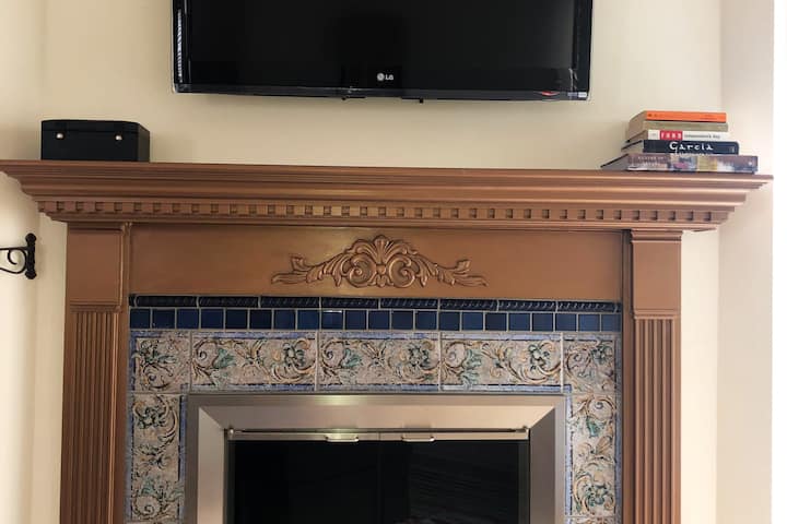 Queen's Star: Renovated Historic Philly Trinity - Philadelphia, PA