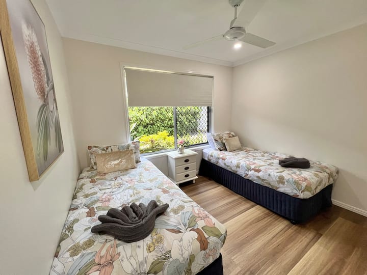 Schlafzimmer 1