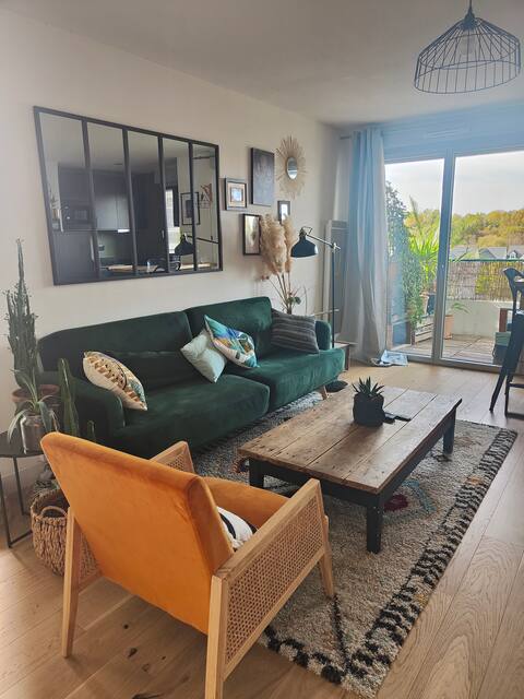 Bright F2 with large terrace