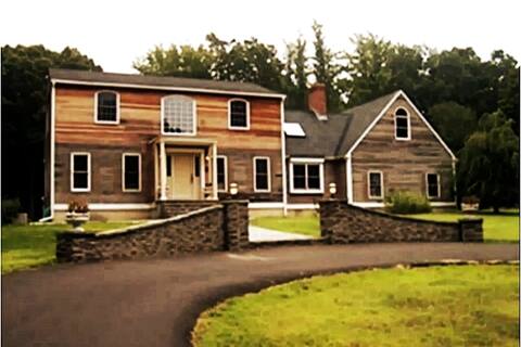 Secluded Family escape w/ pool & jacuzzi