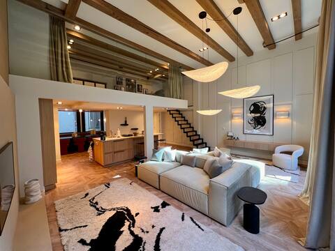 Luxurious bright 200sqm house in city centre!