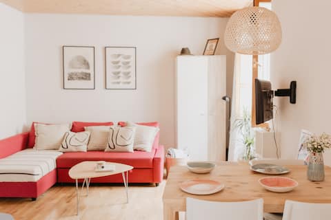 Old town central art apartment