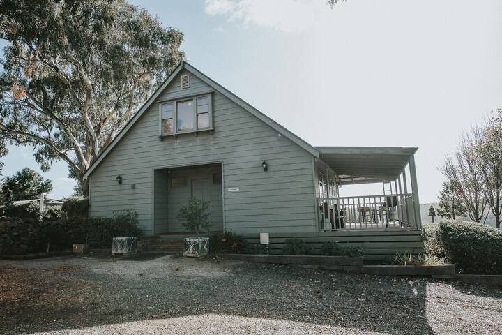 Overnewton Castle – The Homestead Cottage gallery image 2