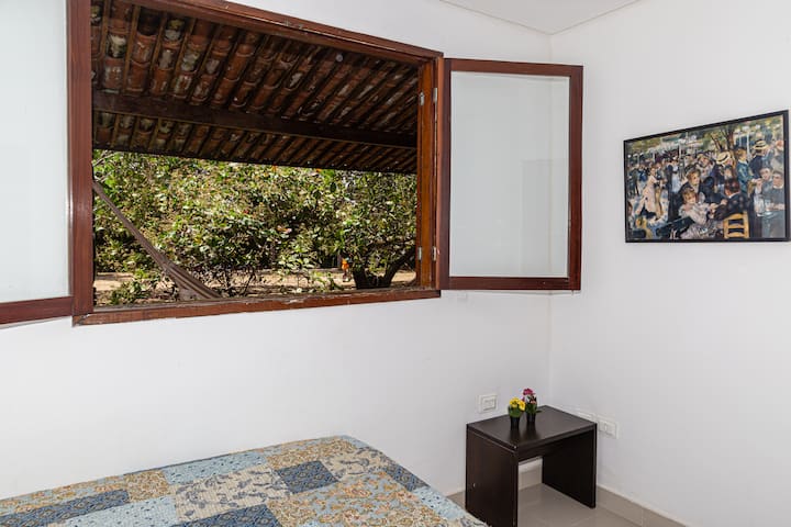 Საძინებელი 3 - ერთი ორადგილიანი საწოლი