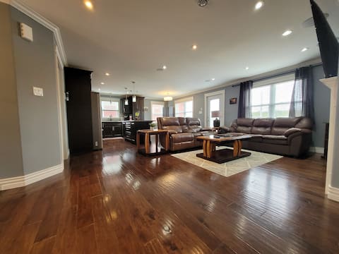 Top Airbnb: Executive & Quiet Home in the Heart of the City in O'leary's