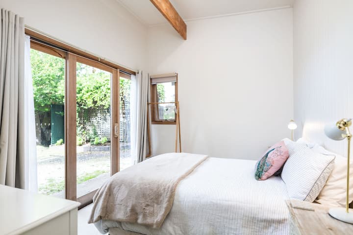 Спална соба 3 со брачен кревет (широк 125 - 149 см)