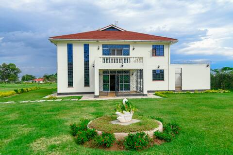 Lakefront Villa (6) Del Sol: 6 bed