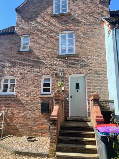 Family Townhouse in the Heart of Ironbridge