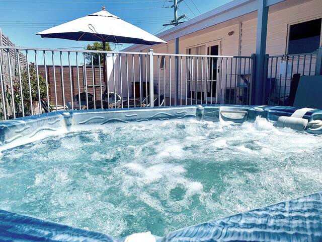 Altair Yeah Yeah: huge hot tub 400m from the beach