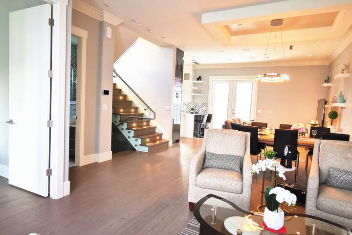 Luxury brand-new 4 bedrooms with 3 full bathrooms gallery image 5