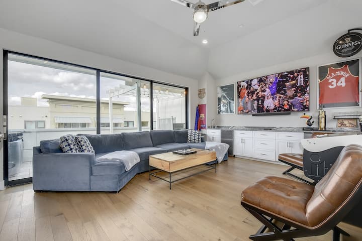 חדר משחקים בקומה 4 