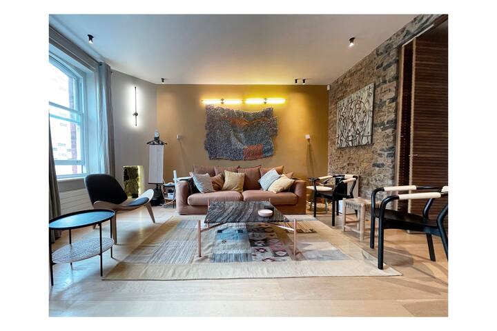 Unique flat in an awesome location! gallery image 2