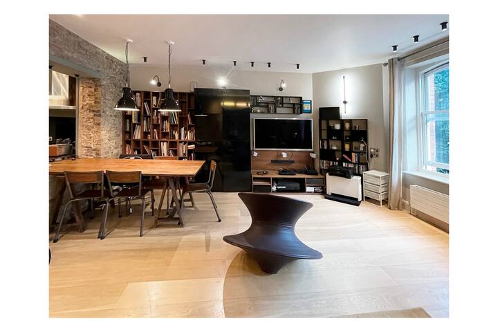 Unique flat in an awesome location! gallery image 5