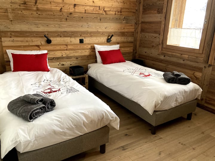 Bedroom #3

2 beds 90x200 or 1 bed 180x200
2 beds 90x200 or 1 bed 180x200