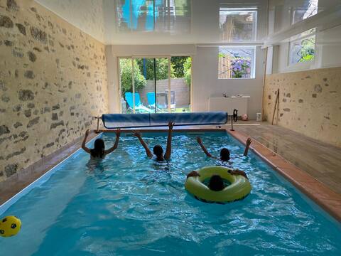 La Villa du Cap - indoor pool - pool table