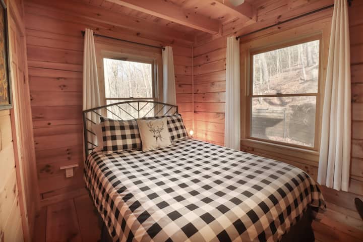Private queen bedroom on main floor