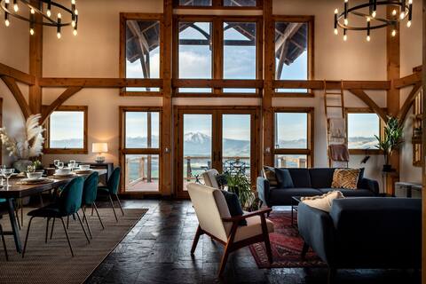 Luxury  Mountain Top Cabin with Stunning Views