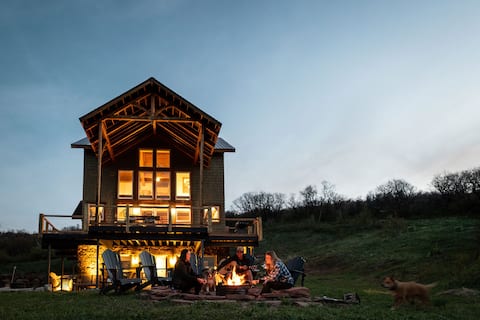 Luxury  Mountain Top Cabin with Stunning Views