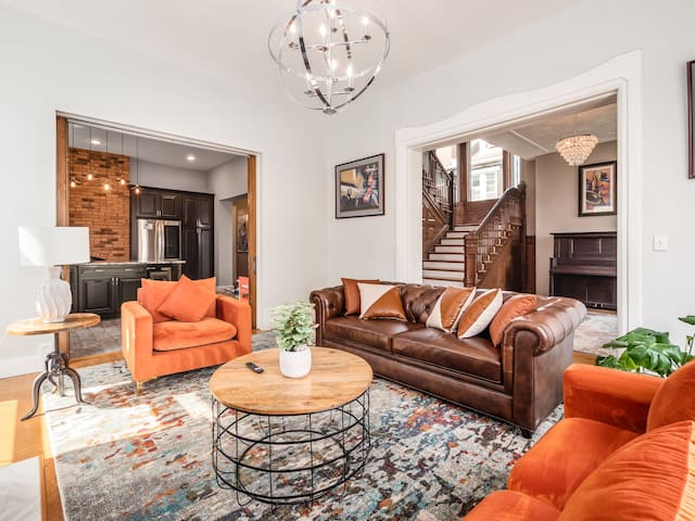 The Jazz and Blues Executive Mansion on Miami