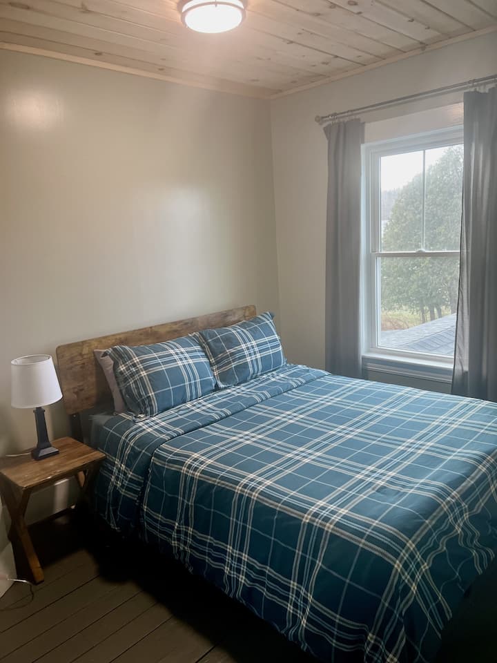 Chambre avec lit double