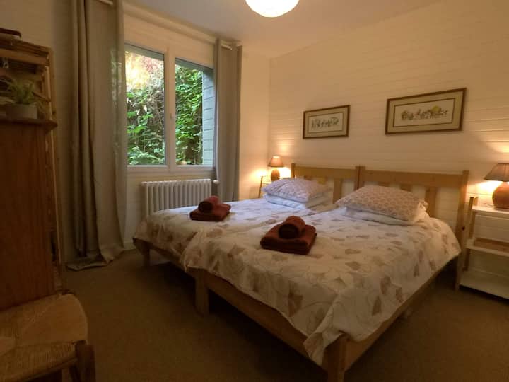 3号卧室，可欣赏森林美景