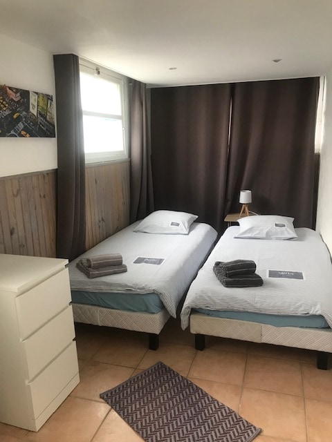 חדר שינה 4, מיטות 2 x 90 ס"מ