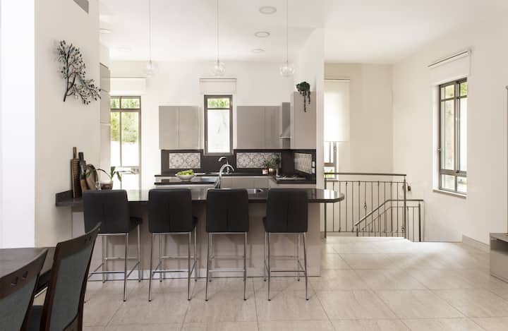 Luxury Sukkot Rental In Katamon, Jerusalem - Jerusalem