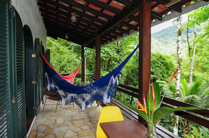 Entire home with 1 bedrooms in Paraty - Casa Caapuā, relax with comfort in nature.
