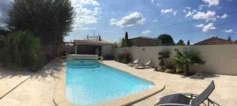 Provencal house with swimming pool in Pourrières
