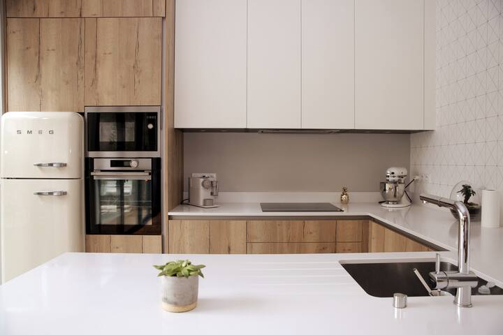 Family house Bdx centre 200m2 garden + pool gallery image 5