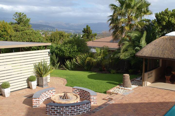 Entertainers Home, Somerset West gallery image 3