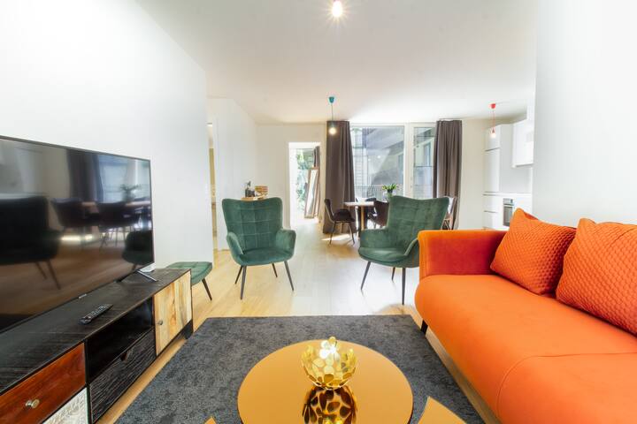 ♛ Elegant & Stylish ♛ | Walk to Center | Balcony ☀ gallery image 3