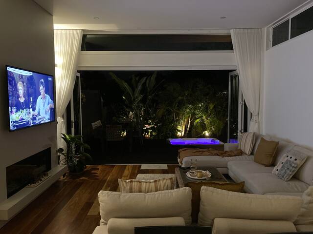 Mosman Family Home – Walk to Beach gallery image 5