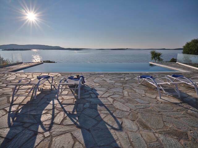 Villa Thalina gallery image 5