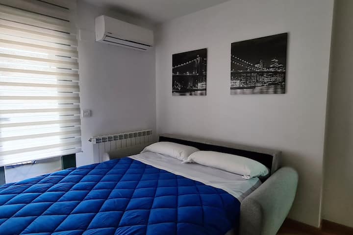 高品质沙发床。