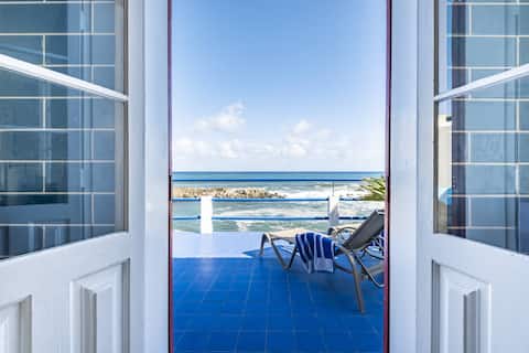 Top performing Airbnb: Sea House in São Vicente