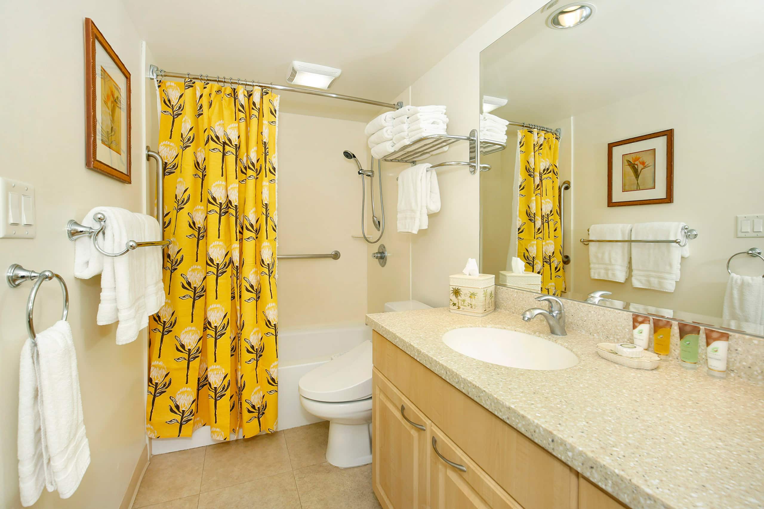 Condo in Honolulu · ★4.84 · 1 bedroom · 3 beds · 1 private bath - Image 9