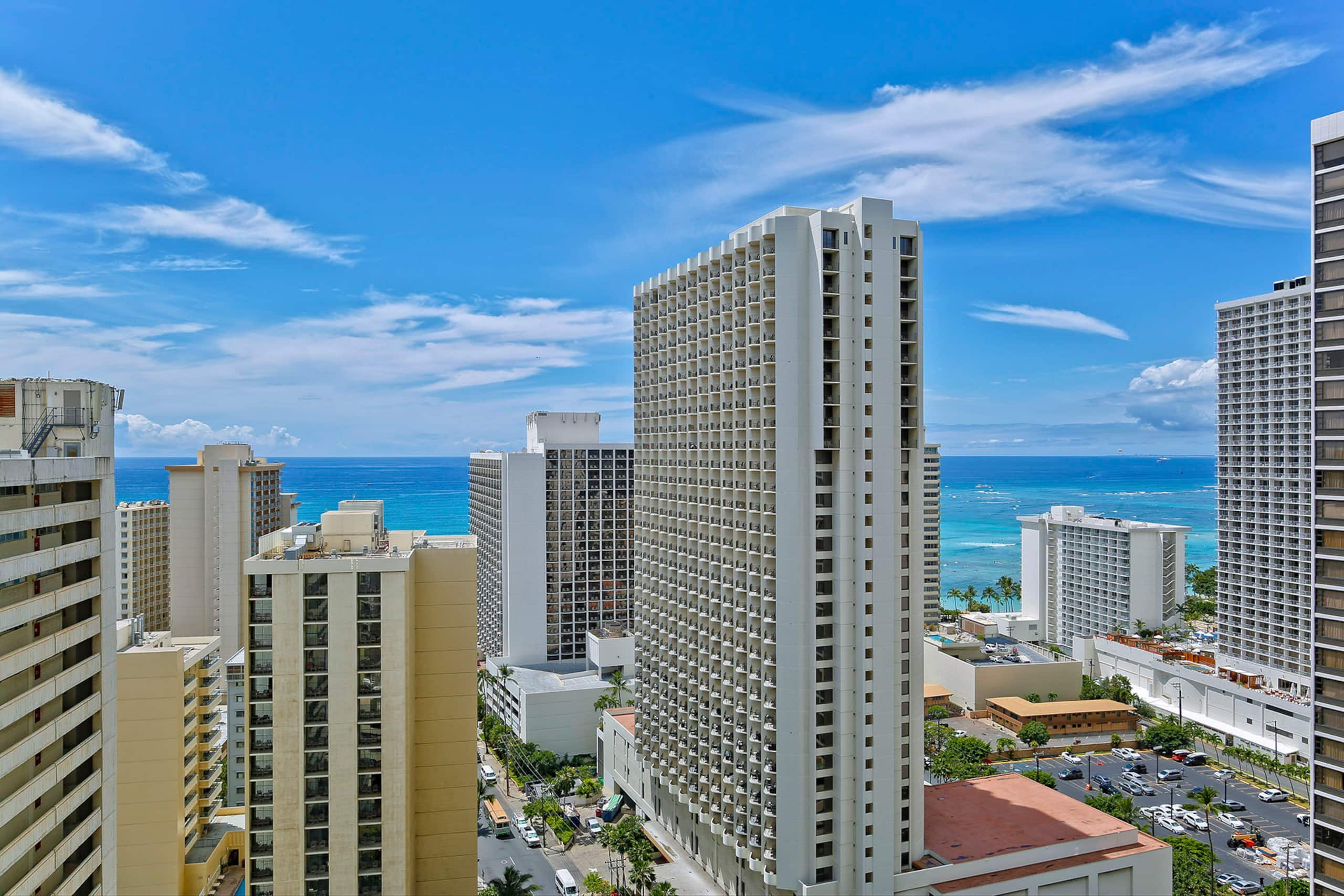 Condo in Honolulu · ★4.84 · 1 bedroom · 3 beds · 1 private bath - Image 12