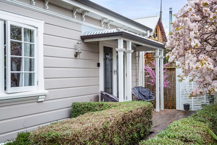 Boutique Greytown cottage