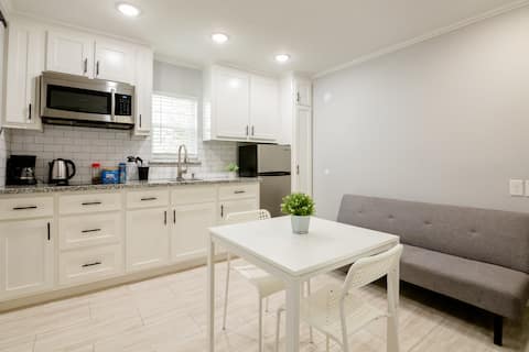 Top performing Airbnb: Private studio O in South Belt / Ellington