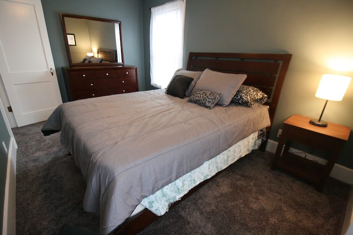 เตียงควีนไซส์